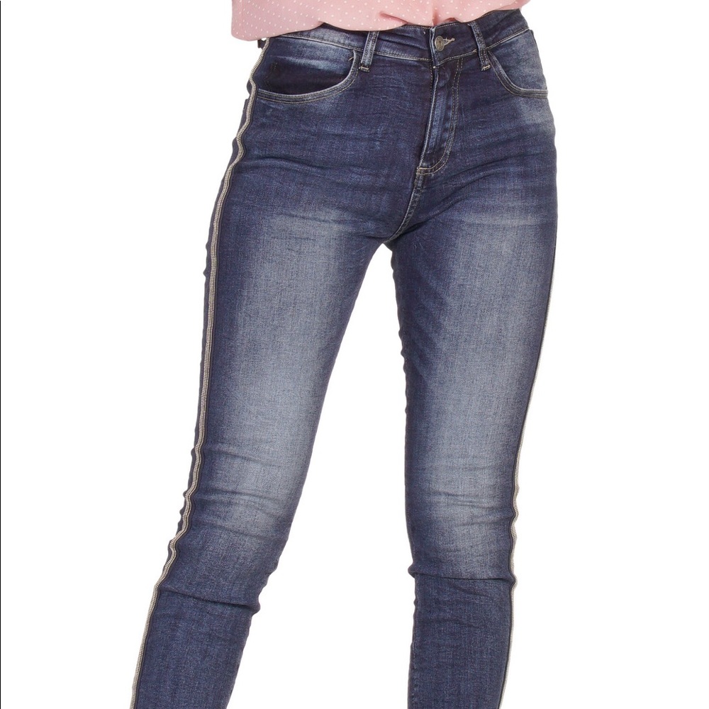 ELAN highwaisted dark skinny jean with bead detail